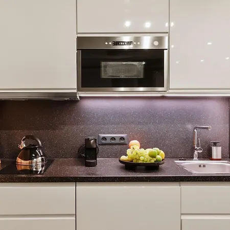 Apartment Bnbnova - Steps From Pont Neuf & The Louvre *